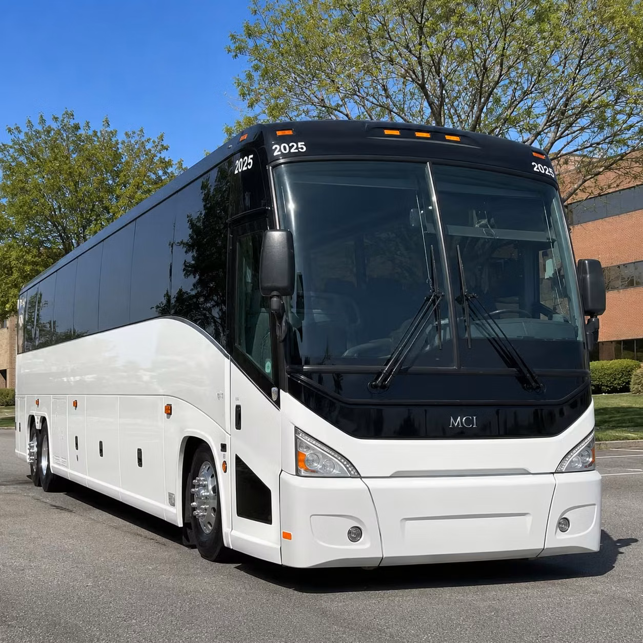 charter bus rentals for large concert groups heading out of roanoke