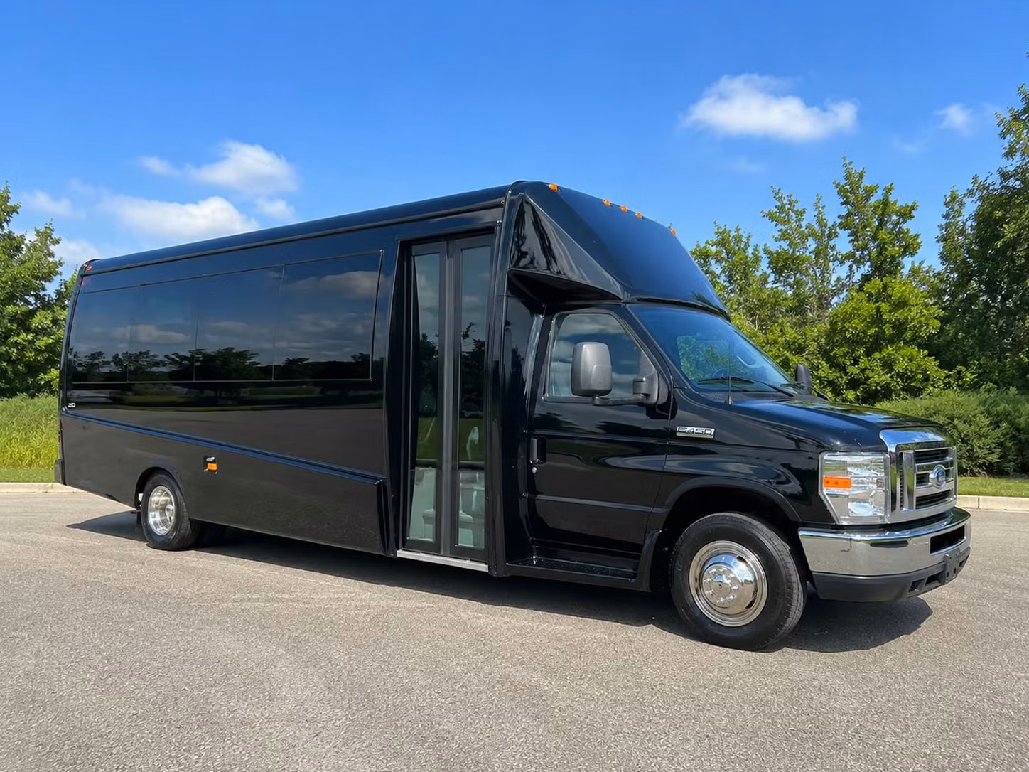minibus rentals for smaller concert groups in the roanoke valley